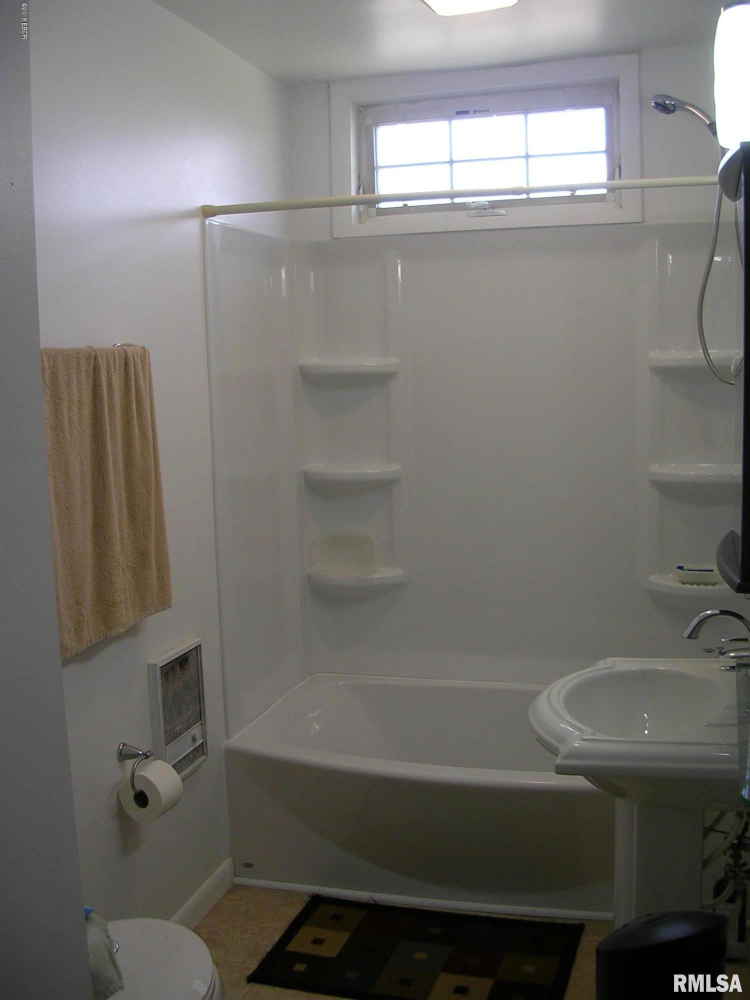 5650 Buncombe Road Vienna, IL 62995 - Photo 4 of 30