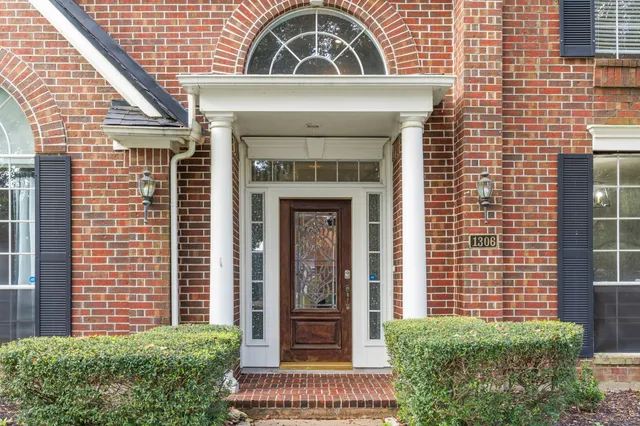 $3,100 | 1306 Blackthorne Drive, Houston, TX 77094