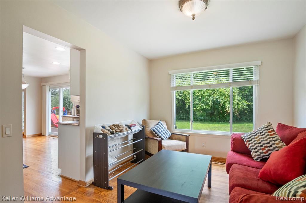 5016 Patrick Road West Bloomfield, MI 48322 - Photo 11 of 71 Gallery Image 11