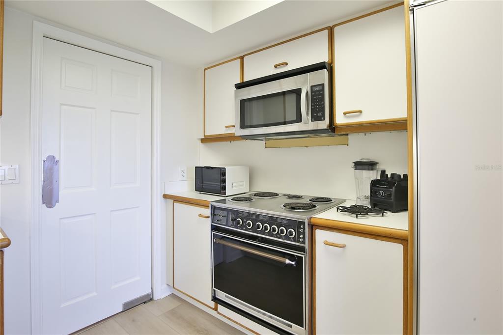 775 Longboat Club Road, Unit 405 Longboat Key, FL 34228 - Photo 11 of 37