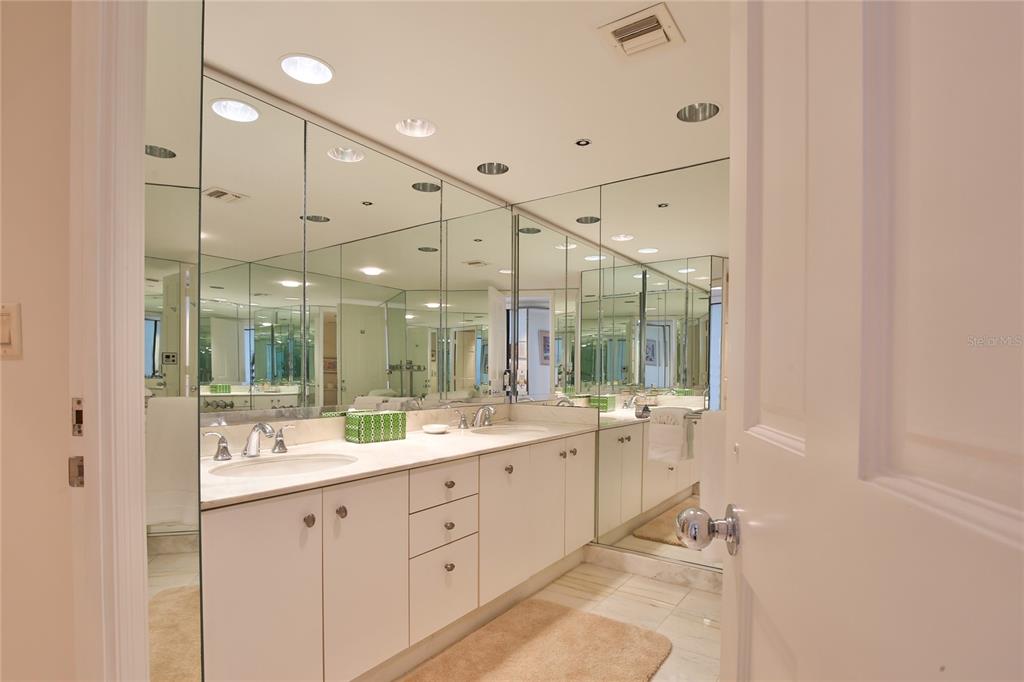 775 Longboat Club Road, Unit 405 Longboat Key, FL 34228 - Photo 16 of 37