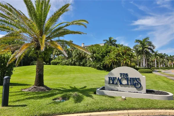 $9,000 | 775 Longboat Club Road, Unit 405, Longboat Key, FL 34228