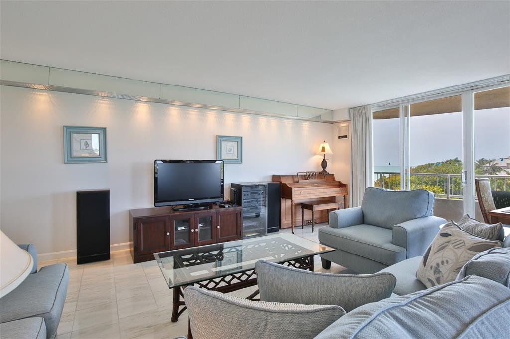 775 Longboat Club Road, Unit 405 Longboat Key, FL 34228 - Photo 6 of 37