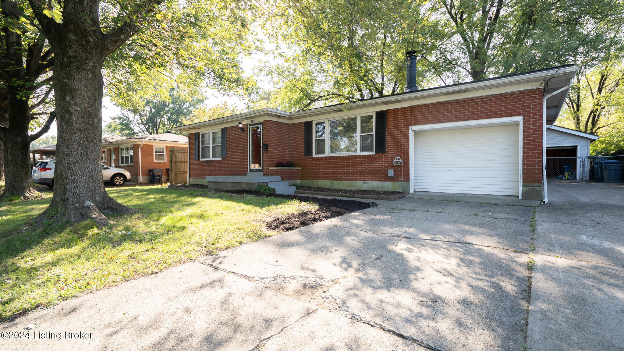 2408 Garrs Lane Louisville, KY 40216 - Photo 17 of 20 2408 Garrs Ln-19