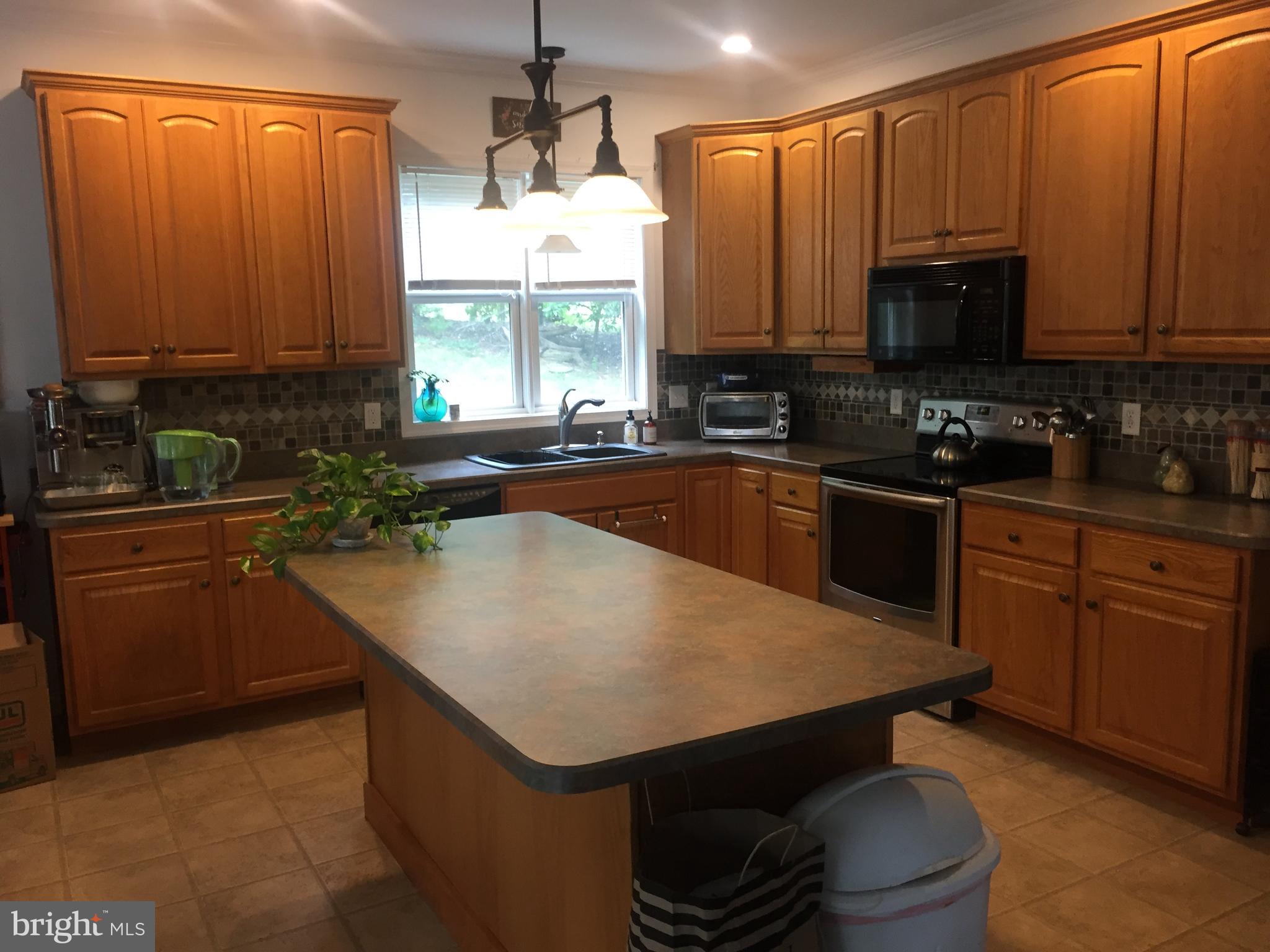 601 Wateredge Road Lititz, PA 17543 - Photo 11 of 58