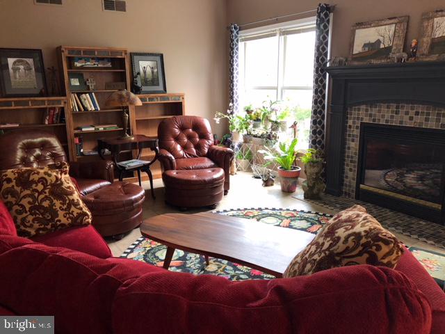 601 Wateredge Road Lititz, PA 17543 - Photo 7 of 58