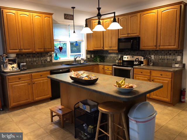 601 Wateredge Road Lititz, PA 17543 - Photo 10 of 58