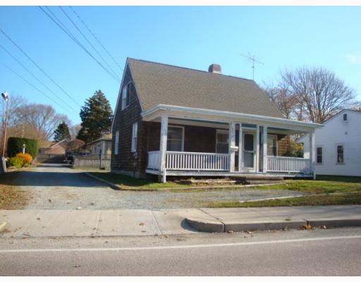 137 Kingstown Road Narragansett, RI 02882 - Photo 2 of 6 Exterior Front. SHOWING DRIVEWAY TO HOUSE LOCATED TO REAR OF SUBJECT