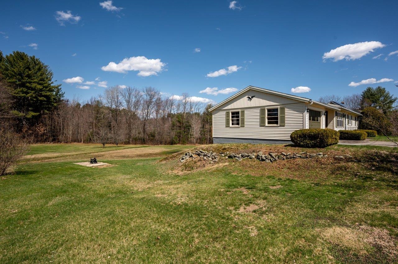 47 Mast Road Dover, NH 03820 - Photo 5 of 34