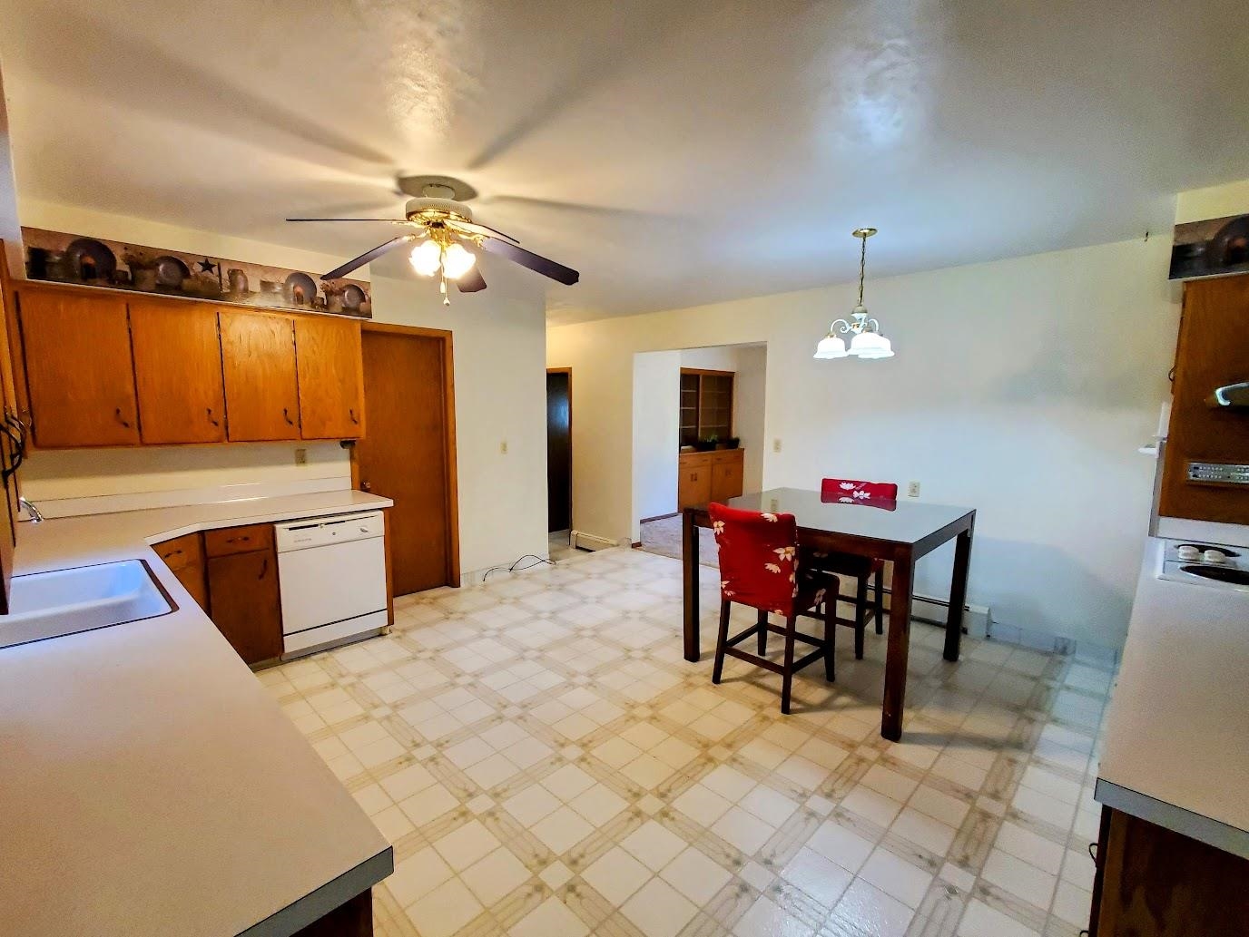 N4574 Broadway Street New London, WI 54961 - Photo 17 of 65