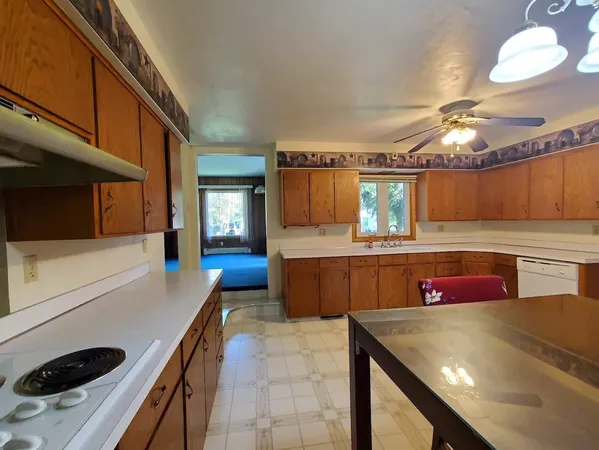 $395,000 | N4574 Broadway Street, New London, WI 54961