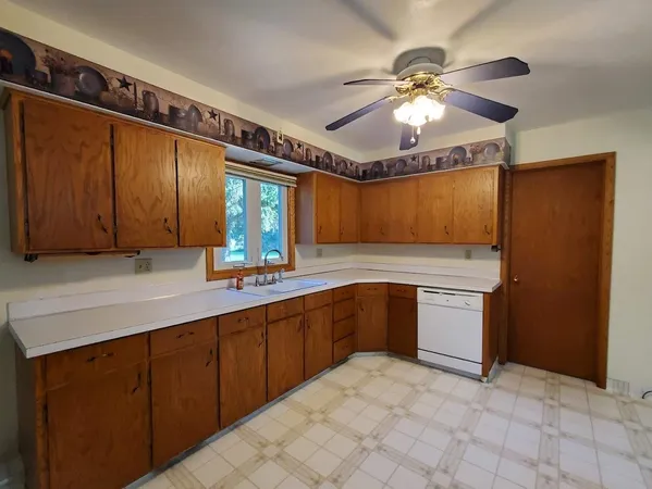 $349,000 | N4574 Broadway Street, New London, WI 54961