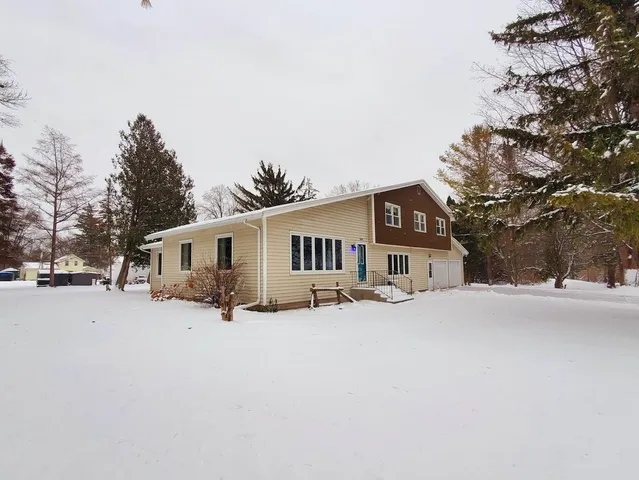 $395,000 | N4574 Broadway Street, New London, WI 54961