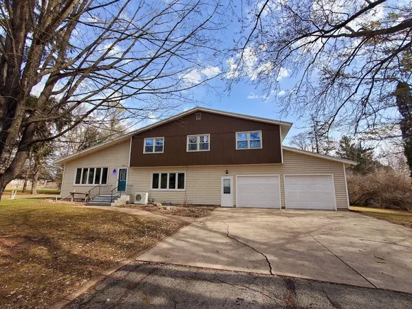 $349,000 | N4574 Broadway Street, New London, WI 54961