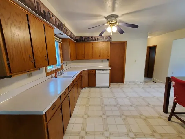 $395,000 | N4574 Broadway Street, New London, WI 54961