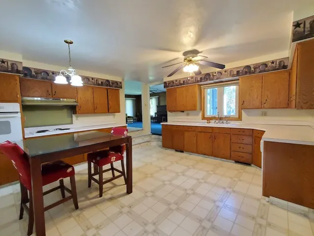 $395,000 | N4574 Broadway Street, New London, WI 54961