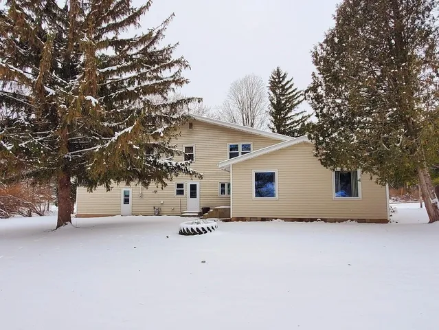 $395,000 | N4574 Broadway Street, New London, WI 54961
