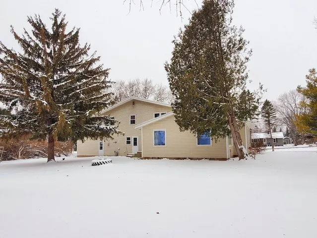 $395,000 | N4574 Broadway Street, New London, WI 54961