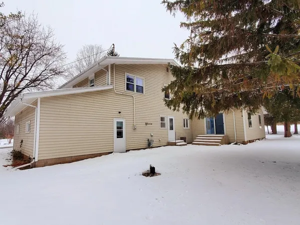 $395,000 | N4574 Broadway Street, New London, WI 54961