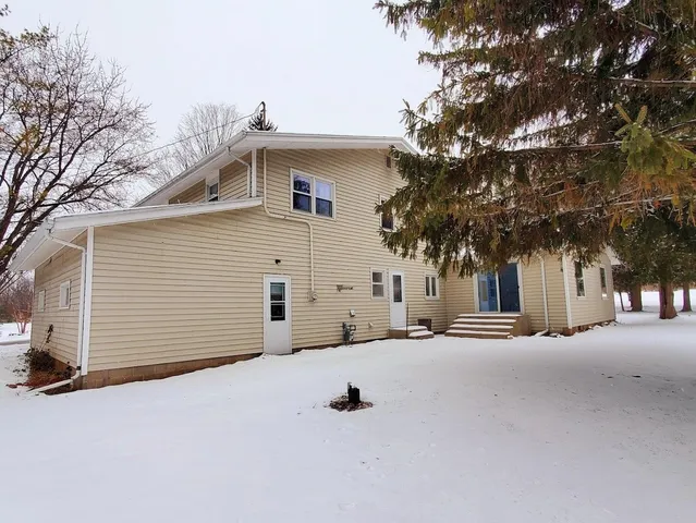 $395,000 | N4574 Broadway Street, New London, WI 54961