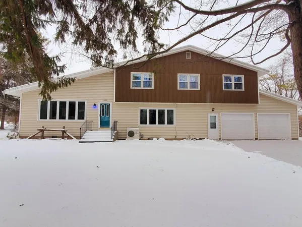 $349,000 | N4574 Broadway Street, New London, WI 54961