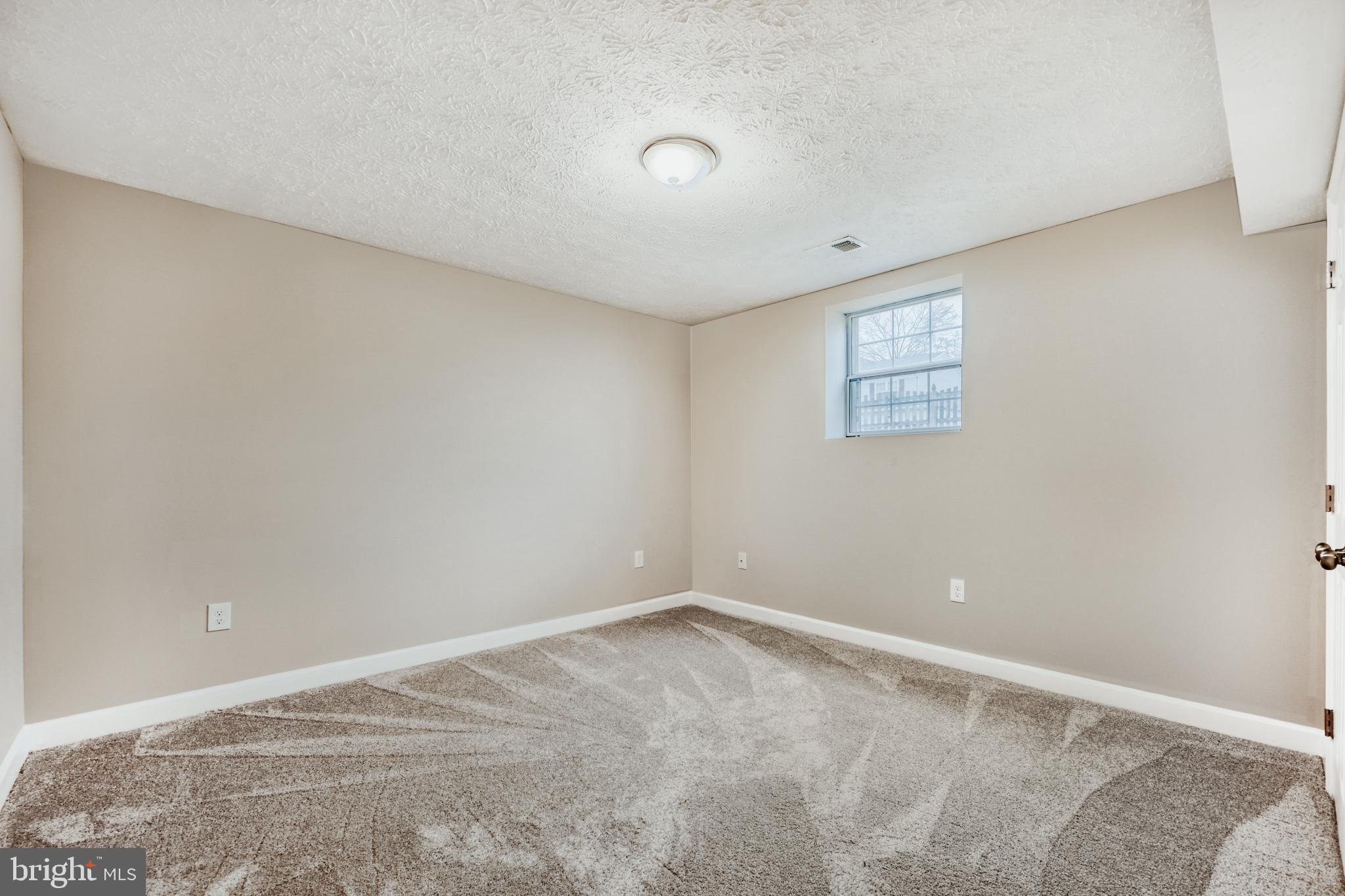 6351 Hanover Crossing Way Hanover, MD 21076 - Photo 12 of 34 Versatile space ready for your vision.