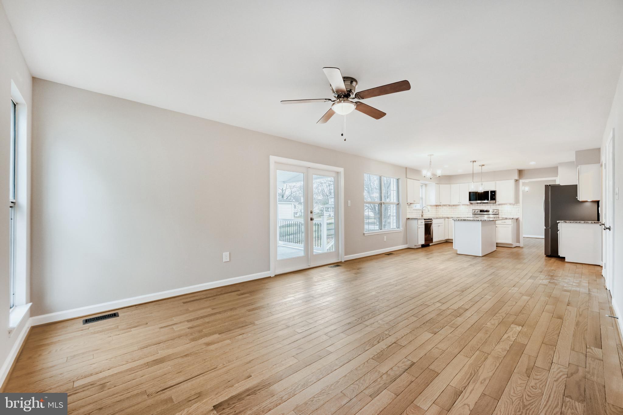 6351 Hanover Crossing Way Hanover, MD 21076 - Photo 8 of 34 Spacious, sunlit open-concept living area.