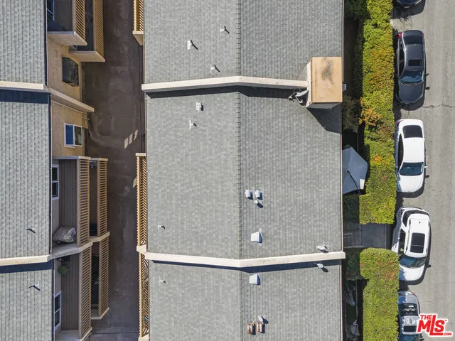 $950,000 | 2701 Voorhees Avenue, Unit 3, Redondo Beach, CA 90278