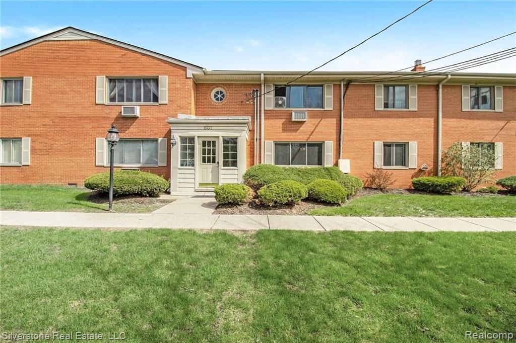 801 Plate Street Rochester, MI 48307 - Photo 1 of 14