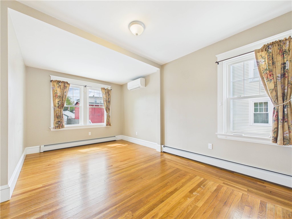 11 Hall Avenue Warren, RI 02885 - Photo 4 of 24