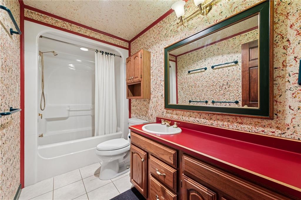 1199 Chestnut Street Indiana, PA 15701 - Photo 28 of 50 Second Floor