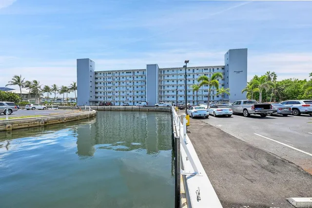 $275,000 | 1536 Southeast 15th Court, Unit 207, Deerfield Beach, FL 33441