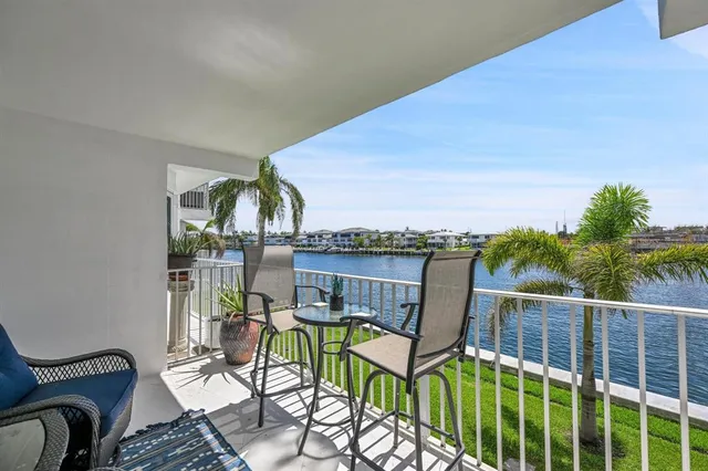 $275,000 | 1536 Southeast 15th Court, Unit 207, Deerfield Beach, FL 33441