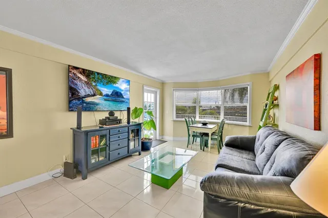 $275,000 | 1536 Southeast 15th Court, Unit 207, Deerfield Beach, FL 33441