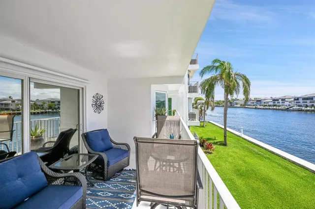 $275,000 | 1536 Southeast 15th Court, Unit 207, Deerfield Beach, FL 33441