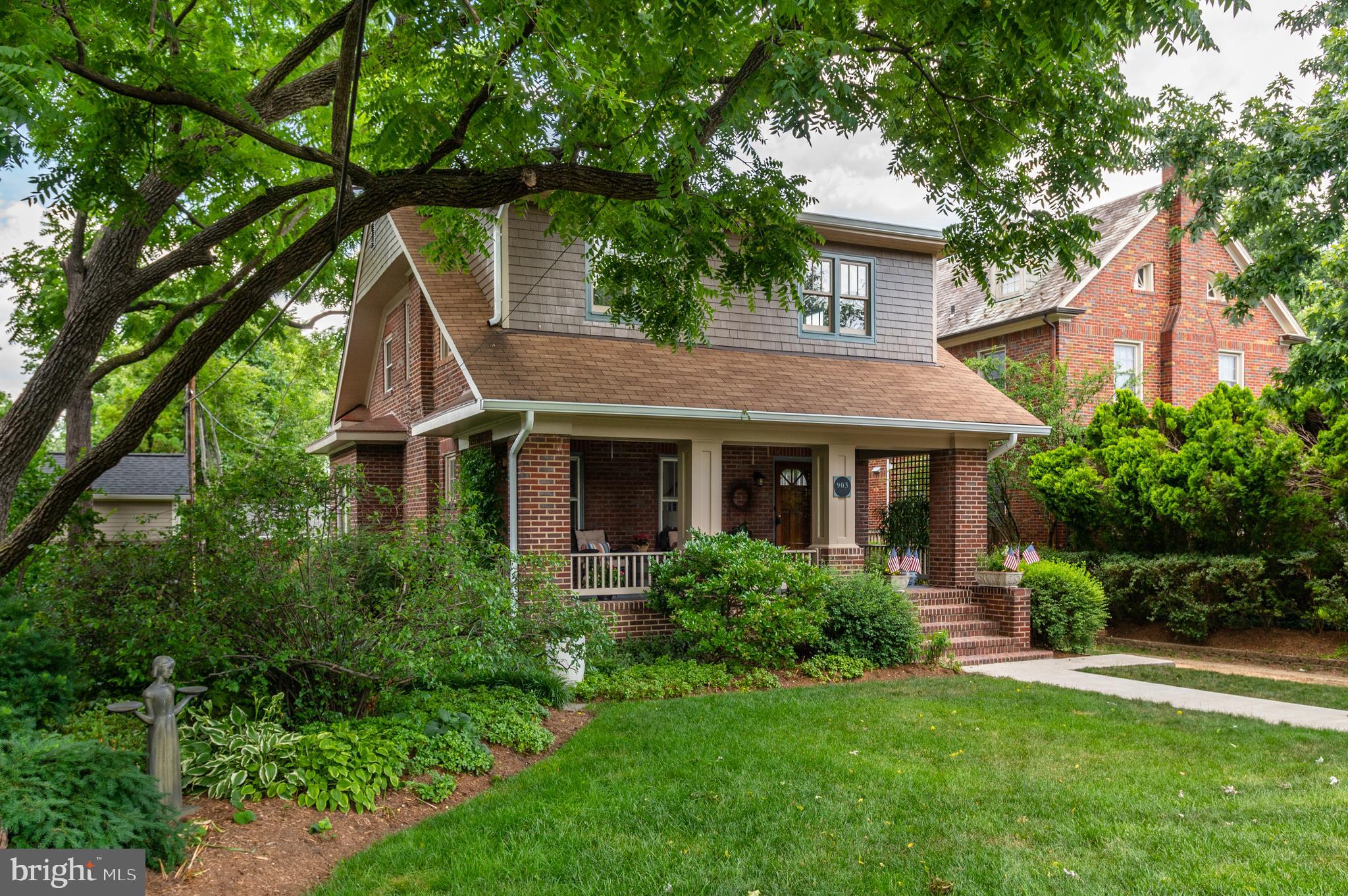 903 Russell Road Alexandria, VA 22301 - Photo 1 of 57