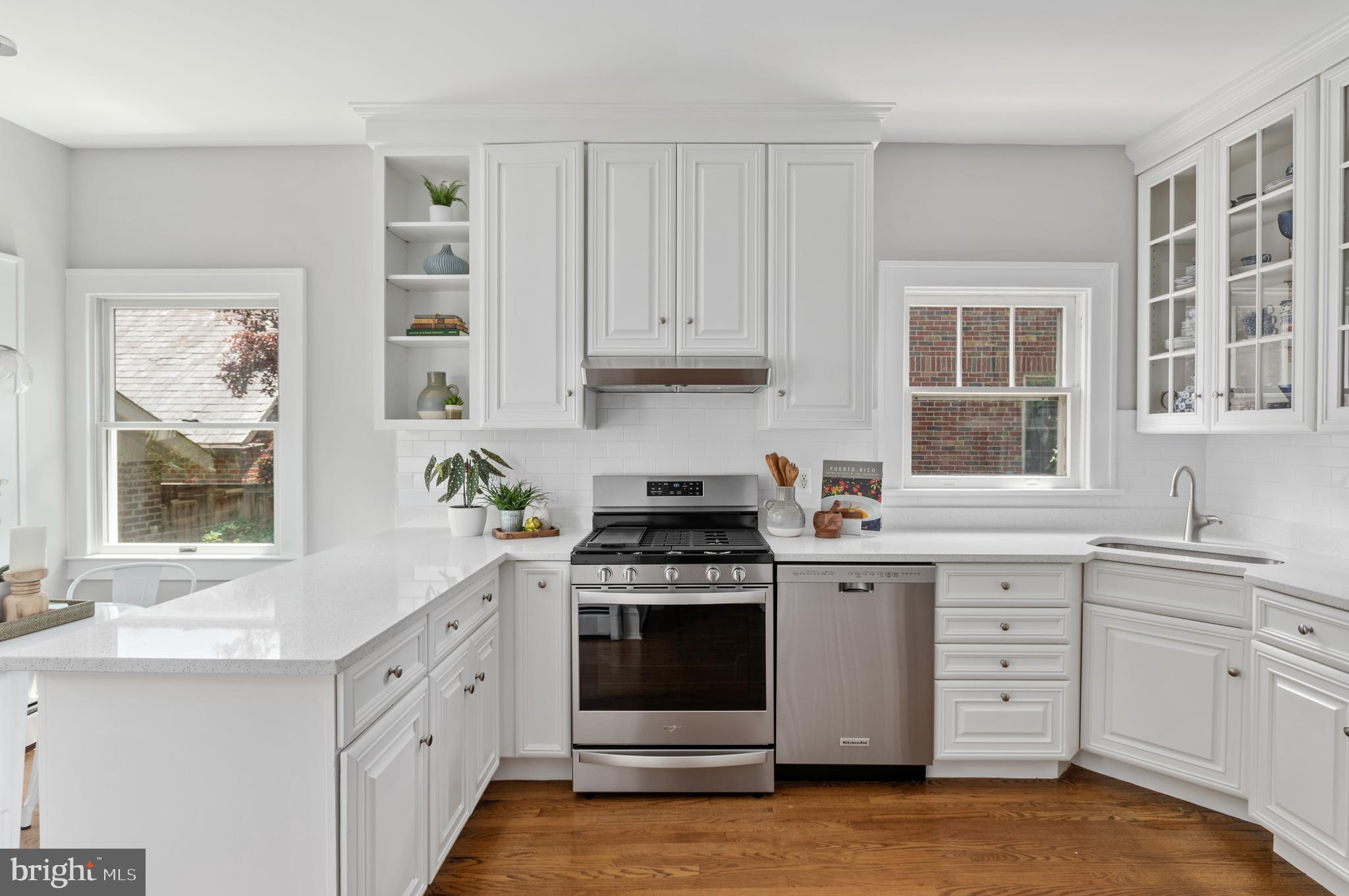 903 Russell Road Alexandria, VA 22301 - Photo 11 of 57