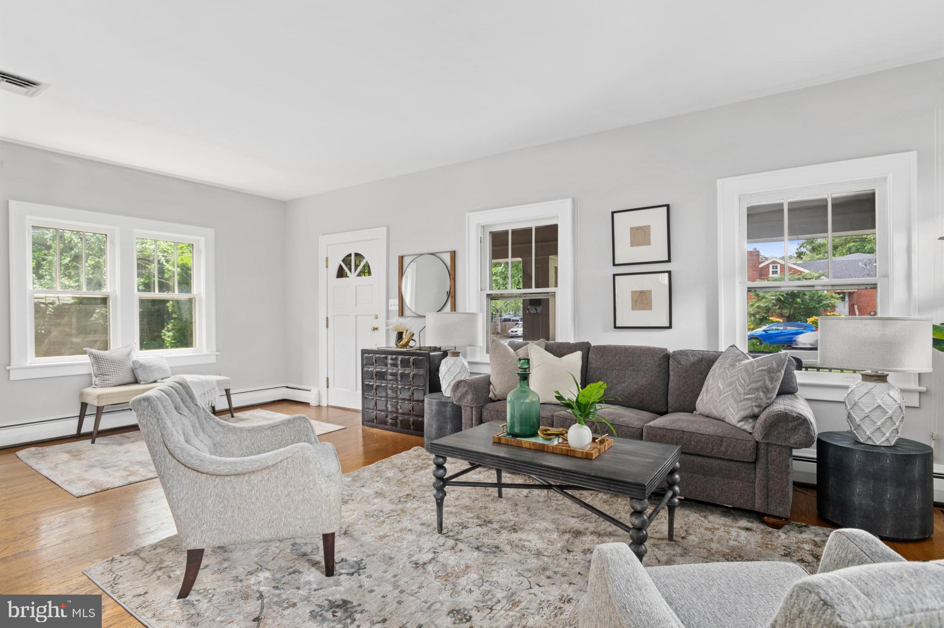 903 Russell Road Alexandria, VA 22301 - Photo 6 of 57