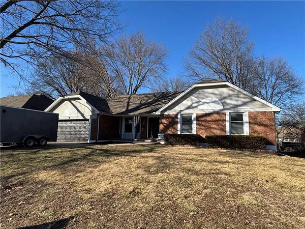 $389,950 | 1004 Southeast 3rd Terrace, Lee's Summit, MO 64063