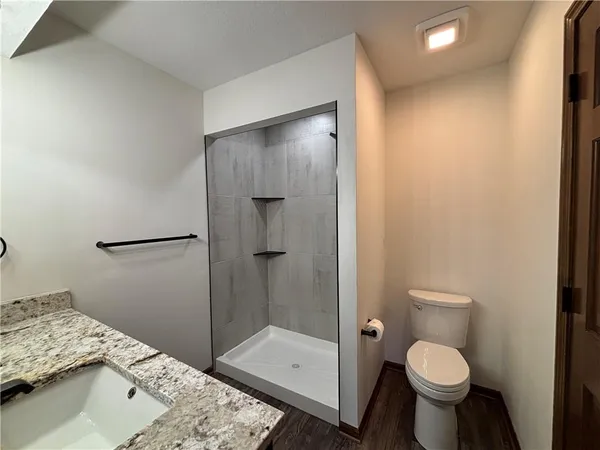 $384,950 | 1004 Southeast 3rd Terrace, Lee's Summit, MO 64063