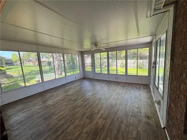 $384,950 | 1004 Southeast 3rd Terrace, Lee's Summit, MO 64063