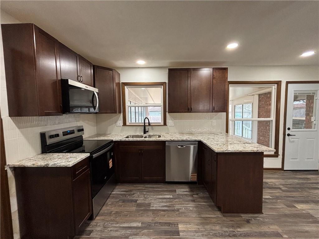 1004 Southeast 3rd Terrace Lee's Summit, MO 64063 - Photo 4 of 20