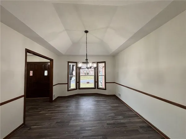 $384,950 | 1004 Southeast 3rd Terrace, Lee's Summit, MO 64063