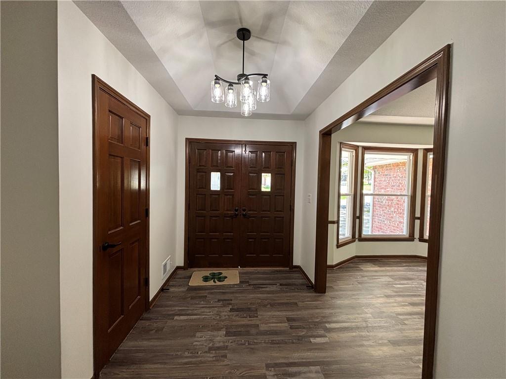 1004 Southeast 3rd Terrace Lee's Summit, MO 64063 - Photo 7 of 20