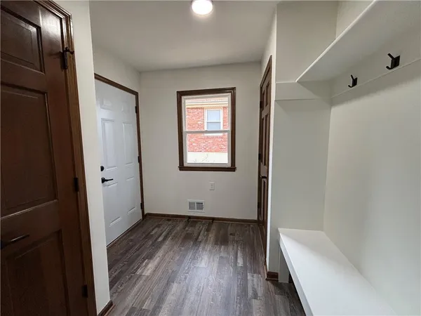 $384,950 | 1004 Southeast 3rd Terrace, Lee's Summit, MO 64063