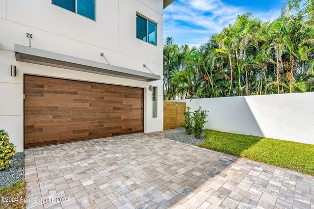 a view of outdoor space garage and yard