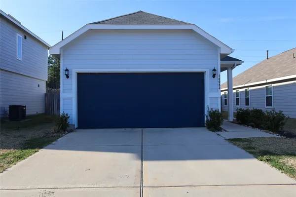 $1,800 | 14083 Lake Trout Drive, Conroe, TX 77384