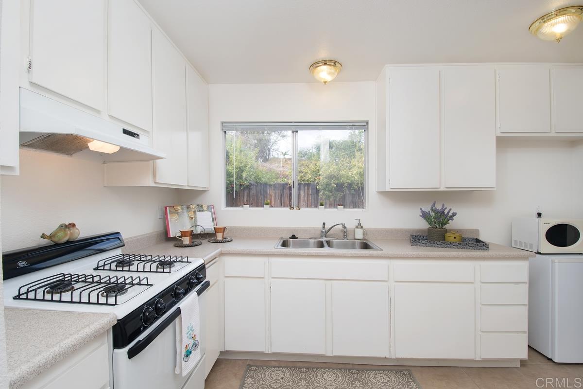 4518 Sunrise Ridge Oceanside, CA 92056 - Photo 10 of 25 Updated Counter Top!