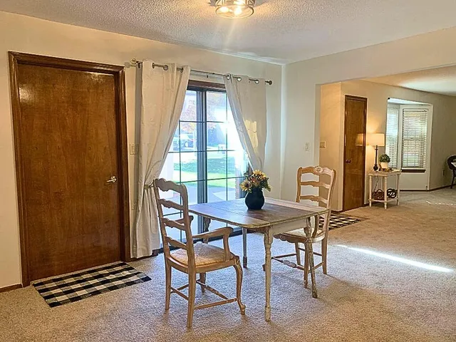 $174,900 | 1412 West Stone Boulevard, Raymore, MO 64083