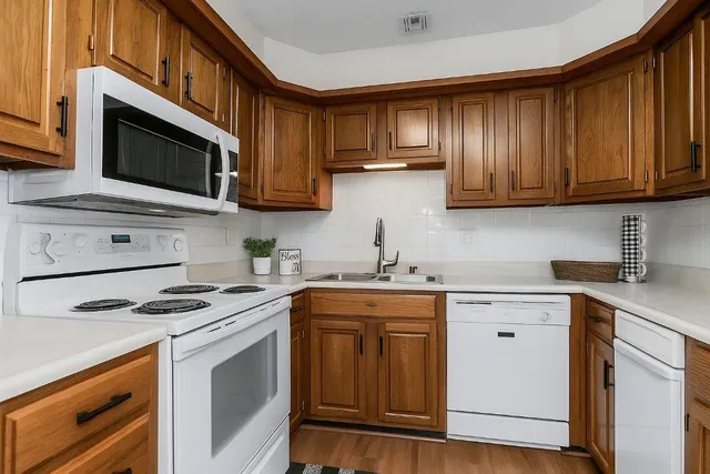 $174,900 | 1412 West Stone Boulevard, Raymore, MO 64083